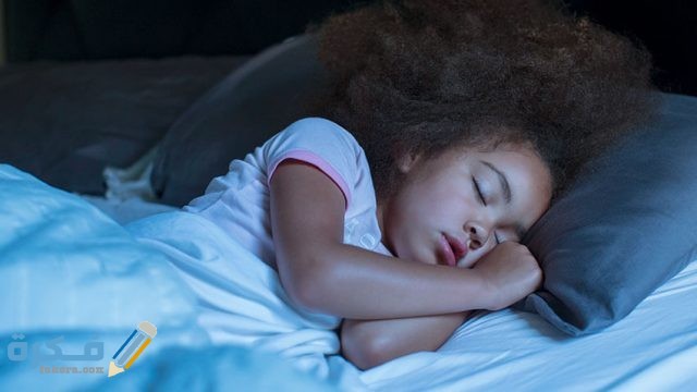 علاج التبول اللاارادي عند الاطفال little girl sleeping in bed